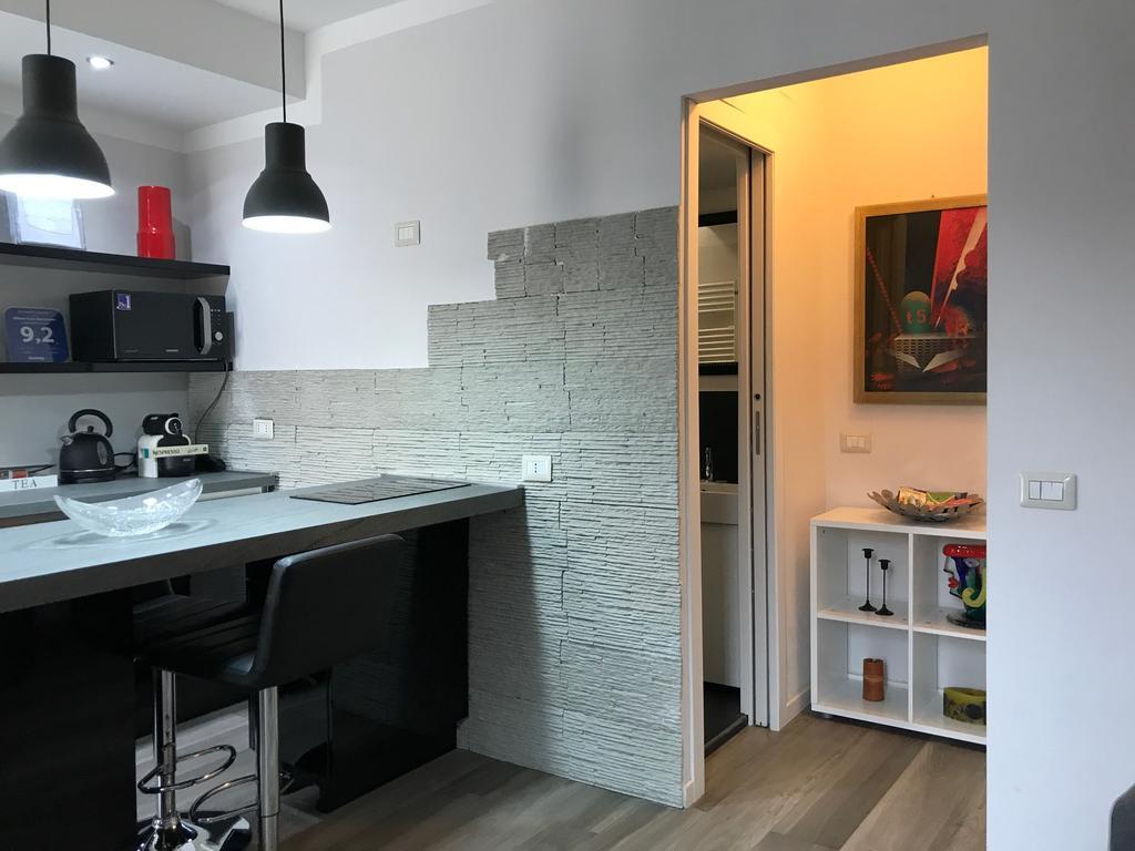Kibilu - Via Confalonieri - Stazione Garibaldi - Zona Isola Milan Bagian luar foto