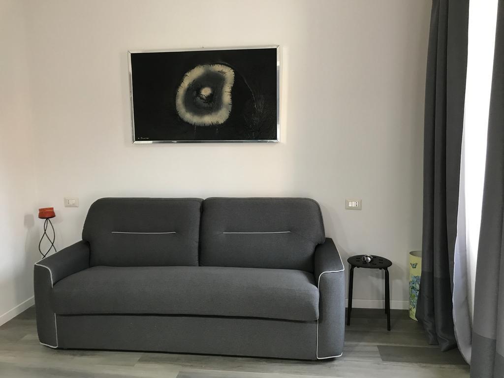 Kibilu - Via Confalonieri - Stazione Garibaldi - Zona Isola Milan Bagian luar foto