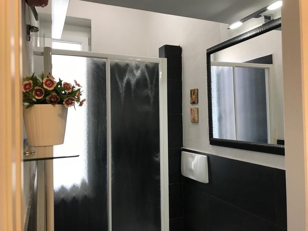 Kibilu - Via Confalonieri - Stazione Garibaldi - Zona Isola Milan Bagian luar foto